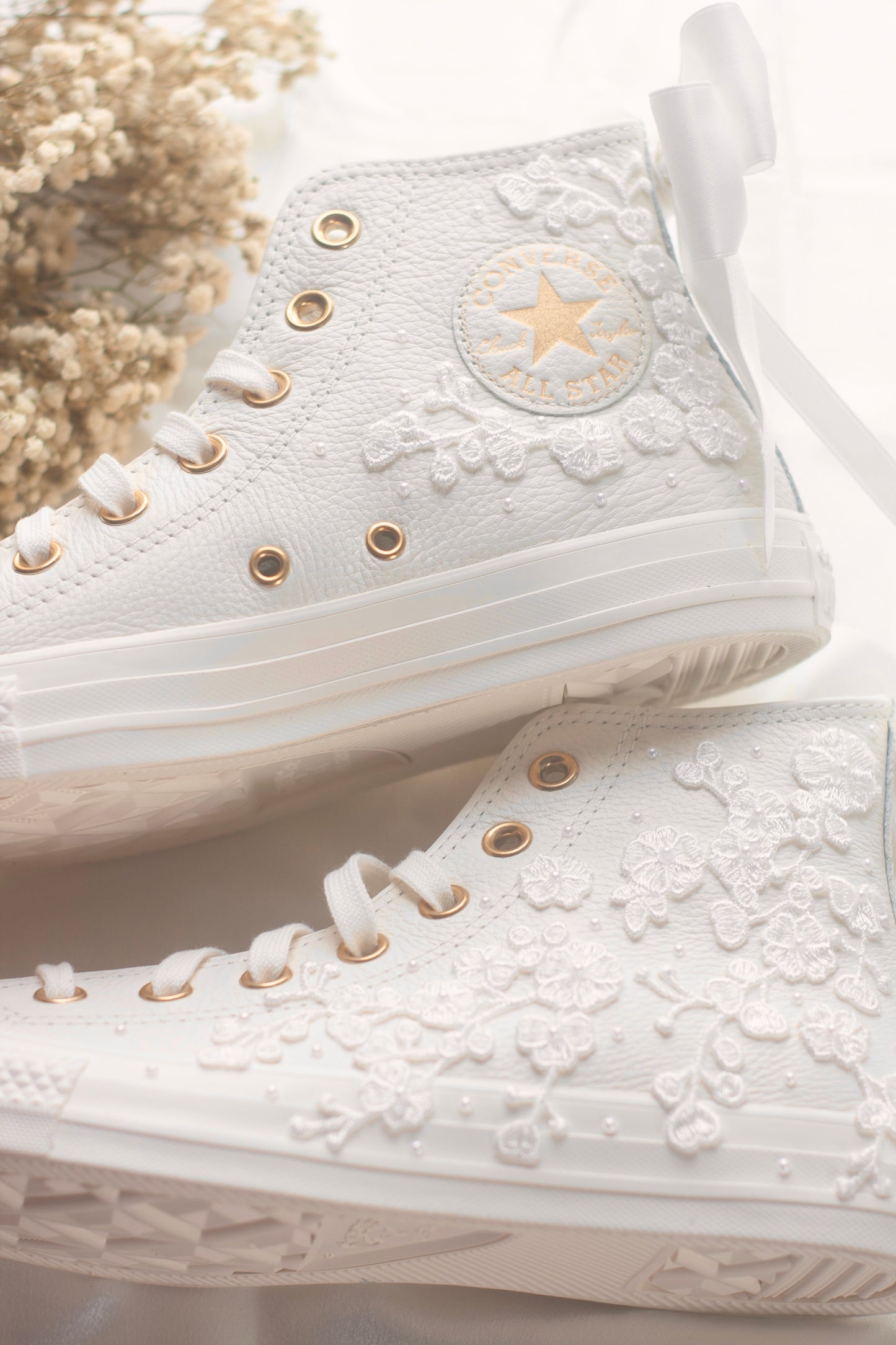 Egret\Lace Pearl Embroidered Leather Bridal Sneakers